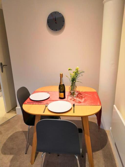 21 The Cocoa Suites Йорк Экстерьер фото
